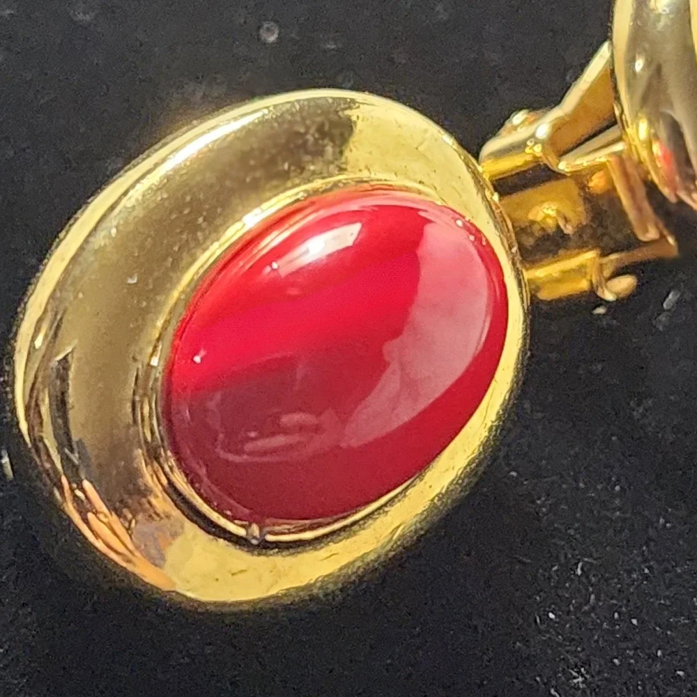 Vintage Gold Tone Red Cabochon Oval Clip On Earrings Statement Studs